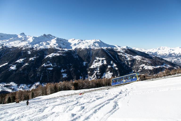 3. St-Luc : Forêt - Tignousa - Chalet Blanc de Roua image1