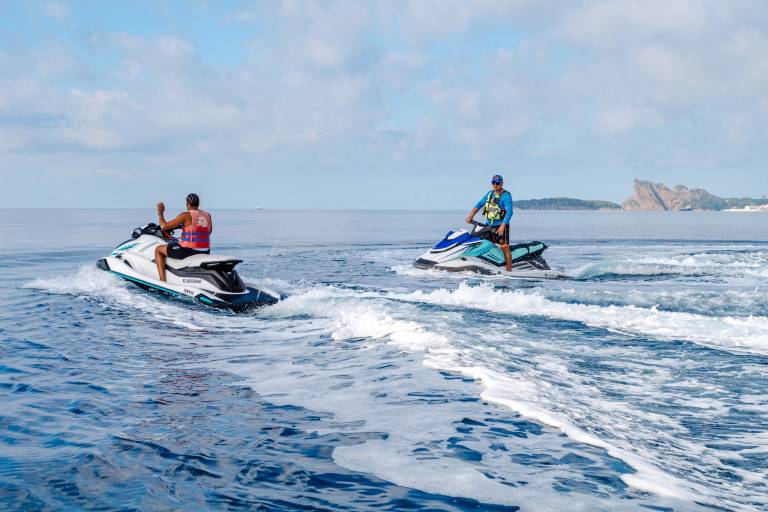 New Gliss by Saint Cyr Jet ski image2