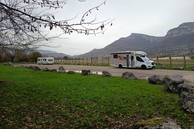 Aire de stationnement pour camping-car image2