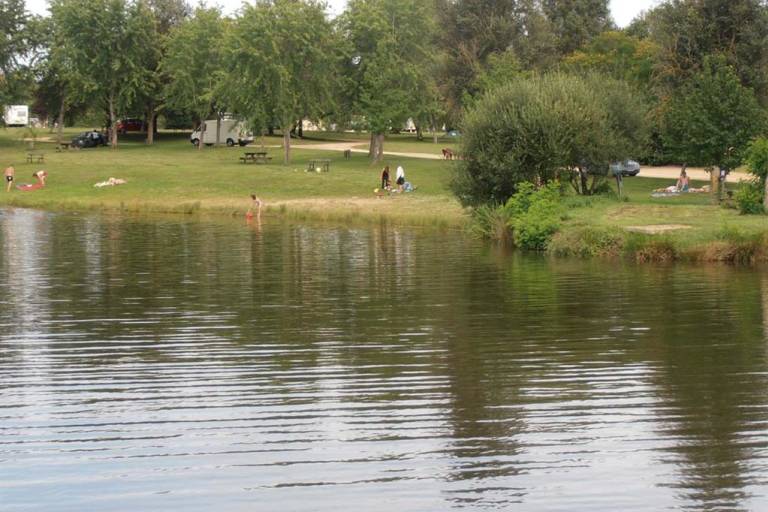 Aire naturelle de camping image2