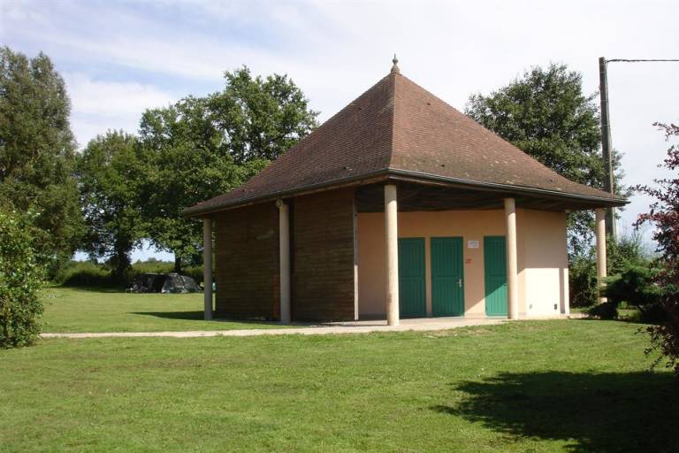 Aire d'accueil et de services sur camping image2