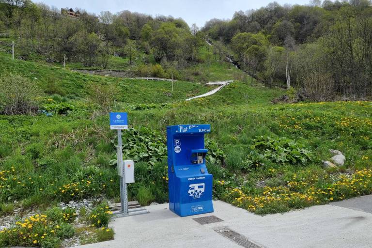 Station sanitaire Camping car image1