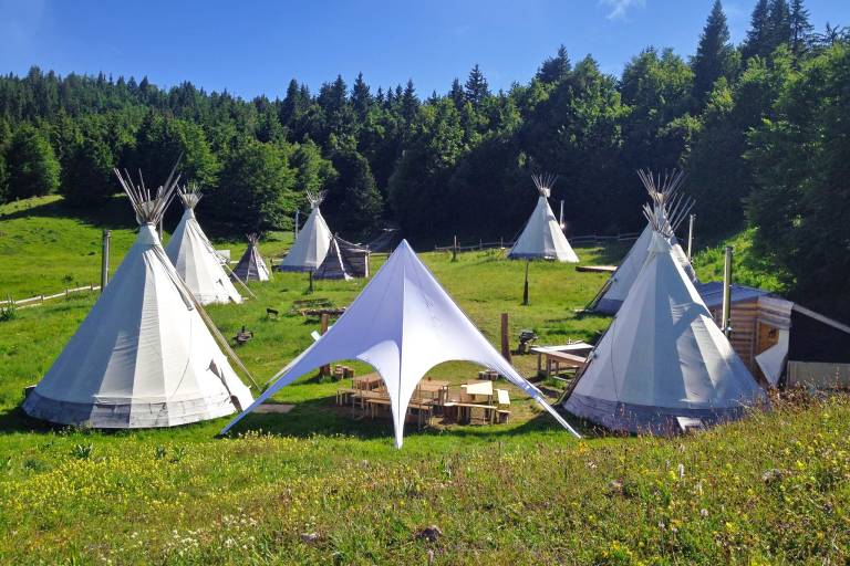 Village Tipi - Hébergement de groupe image1
