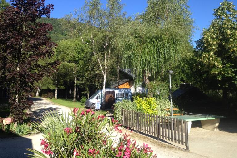 Aire d'accueil camping-car - Les Cyclamens image2