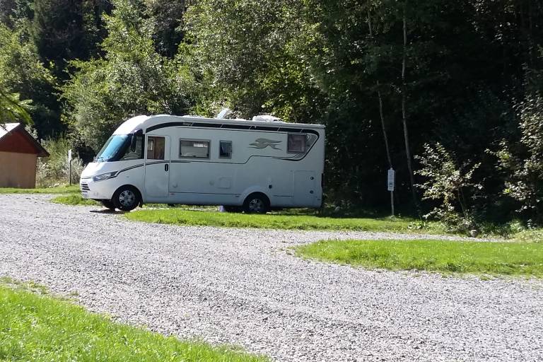 Aire d'accueil camping-car - L'Île du Chéran image2