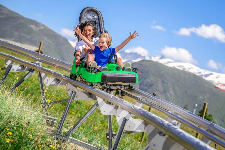 Activités sportives et de loisirs été -  Famille image1