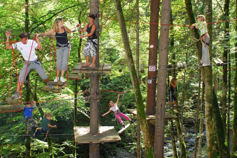 Cascade Aventure - Tree climbing image1