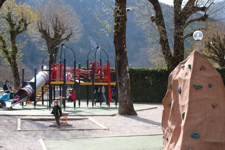 Aire de jeux pour enfants - Thônes image2