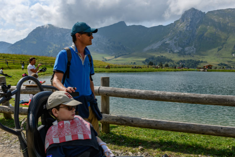 Quadrix Axess - Fauteuil tout terrain électrique de randonnée, version guidon ou joystick image2