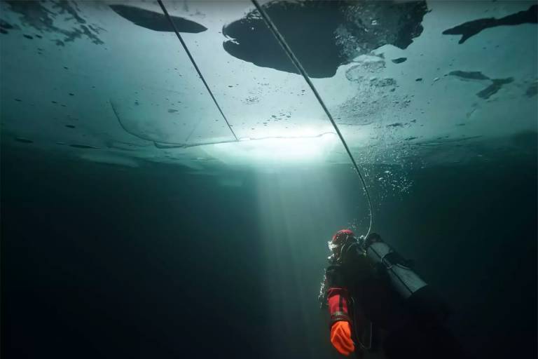 Under-ice diving at Montriond Lake image1