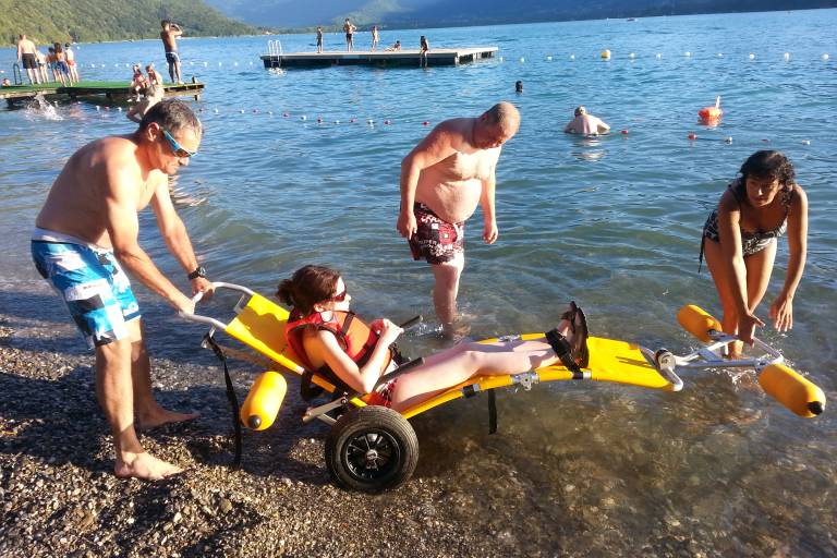 Sofao - Fauteuil d'accès à l'eau pour la pratique d'activités aquatiques image2