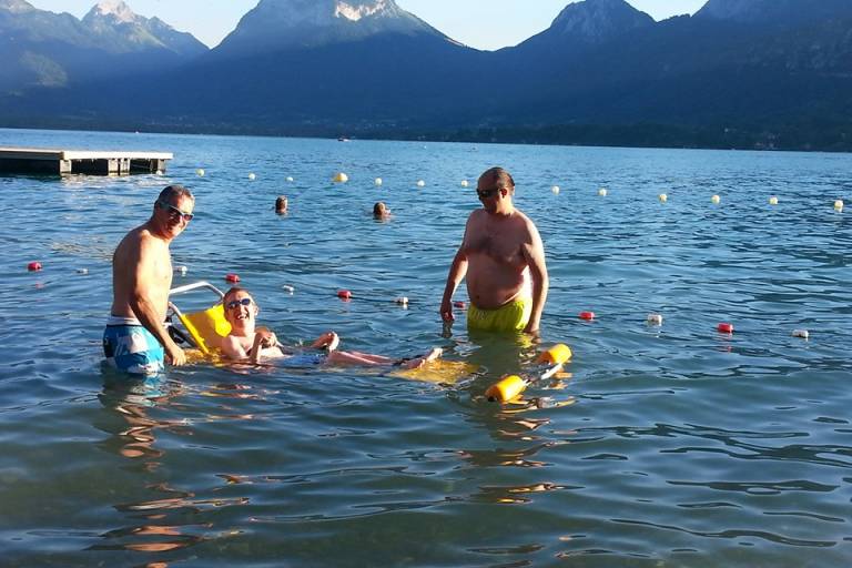 Sofao - Fauteuil d'accès à l'eau pour la pratique d'activités aquatiques image1