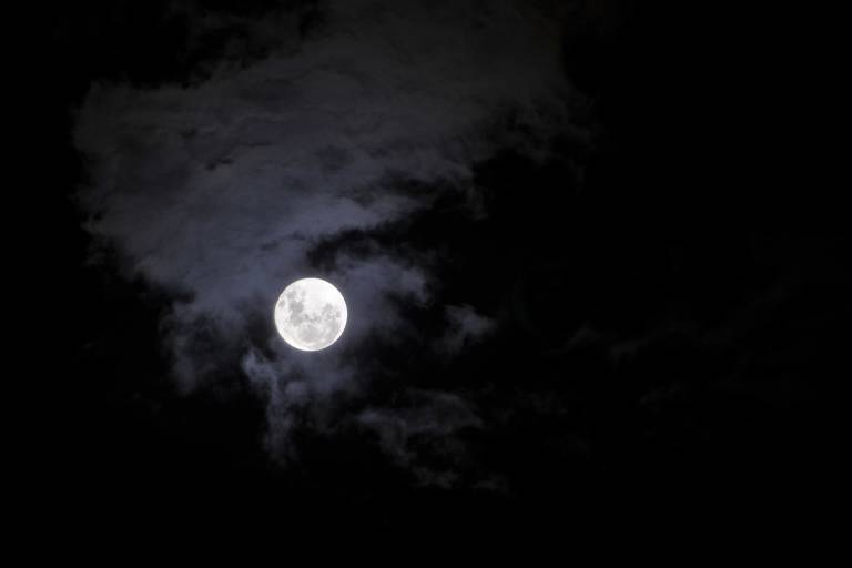 Nocturne en raquettes à Glières image1