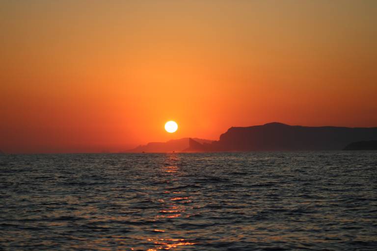 Horizon Sunset: swimming and aperitifs image2