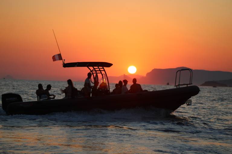 Horizon Sunset: swimming and aperitifs image1