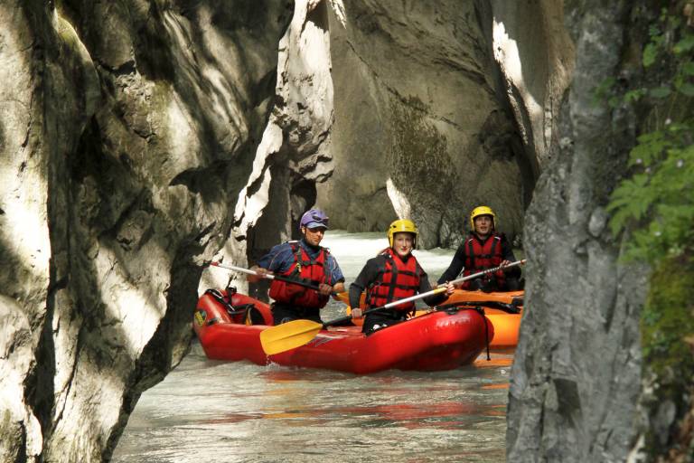 Canoraft with Ecole 2 la montagne image1