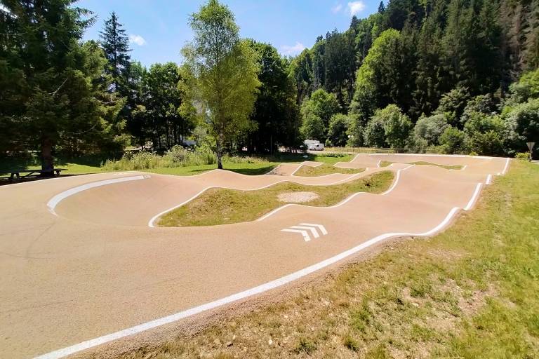 Pump track des Baujus riders image1
