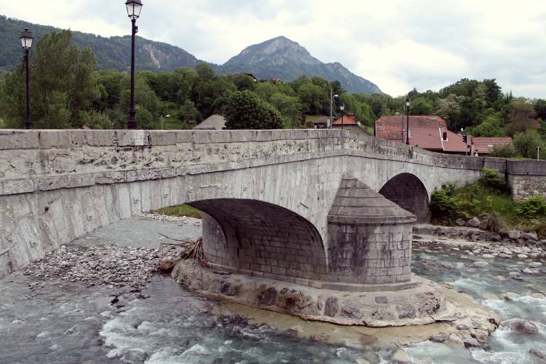 Le vieux pont de Marignier image2