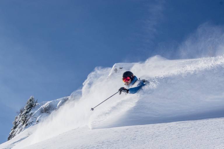 Off-piste tuition and guidance image1