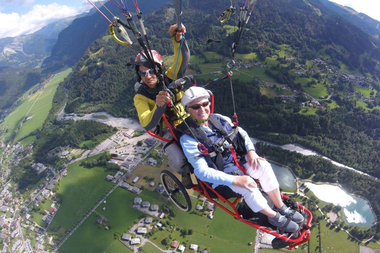 Handisport : Vols biplaces parapente pour personnes à mobilité réduite (PMR) image1