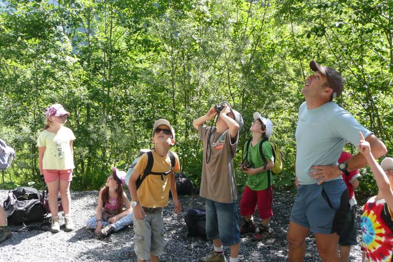 Children's outing - Introduction to hiking with themed games image2