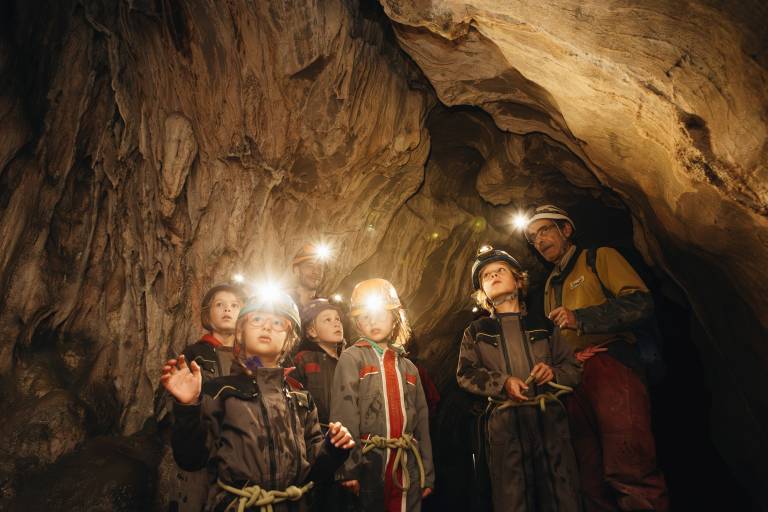 Sortie Spéléologie : Découvrez l’envers secret de la montagne ! image1