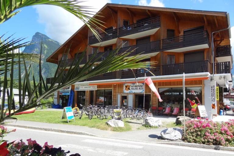 Sepi'Bike: Downhill mountain biking and electric mountain biking courses and workshops image1