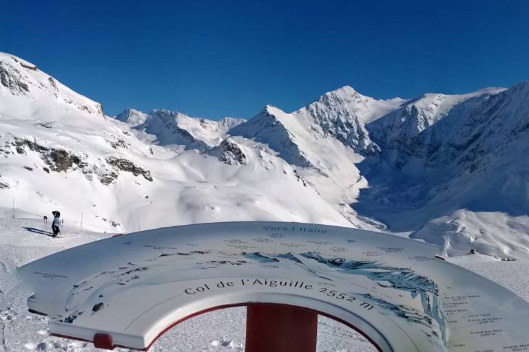 Panorama au Col de l'Aiguille image1