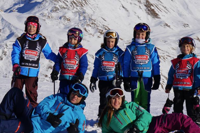 Playful discovery of downhill skiing at Kidz Club image1