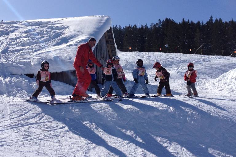 Premium downhill ski courses image1