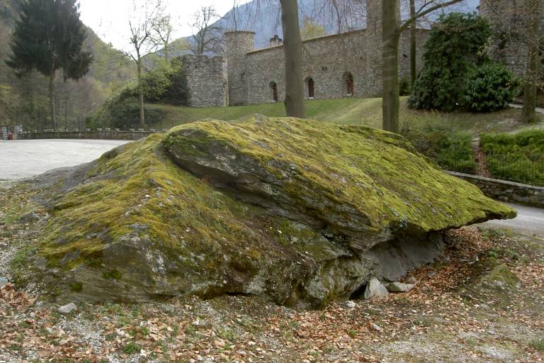 Les Pierres à Cupules image2