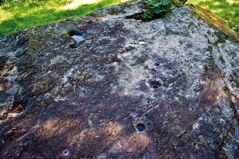 Les Pierres à Cupules image1