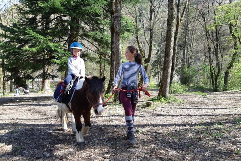 Tours de poney - Semaine Famille + image1