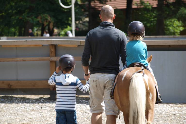 Tours de poney - Semaine Famille + image2