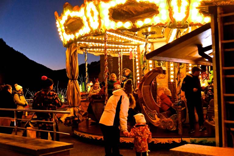 Merry-go-round image1