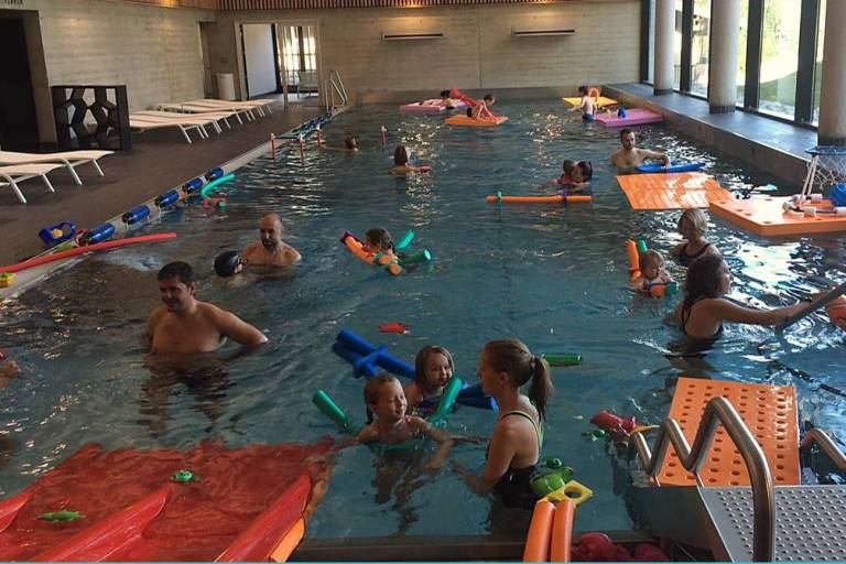 Swim tots - Discovering water image2