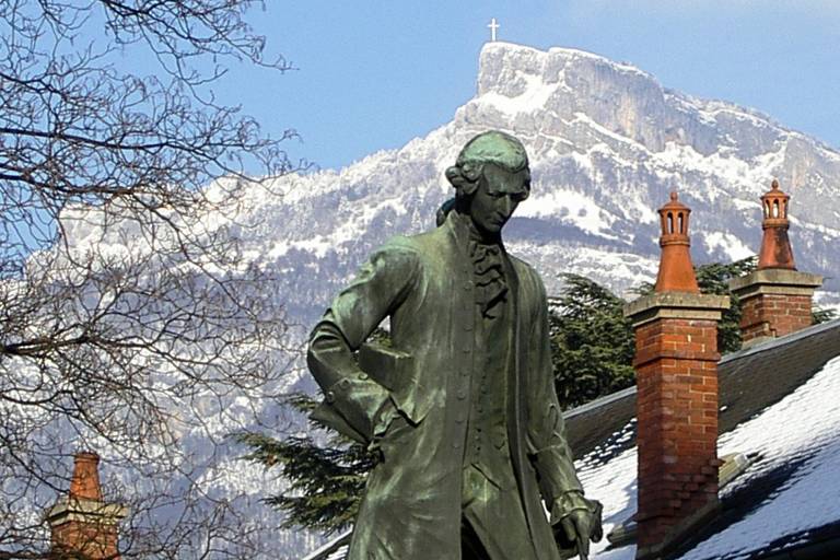 Jean-Jacques Rousseau statue image2