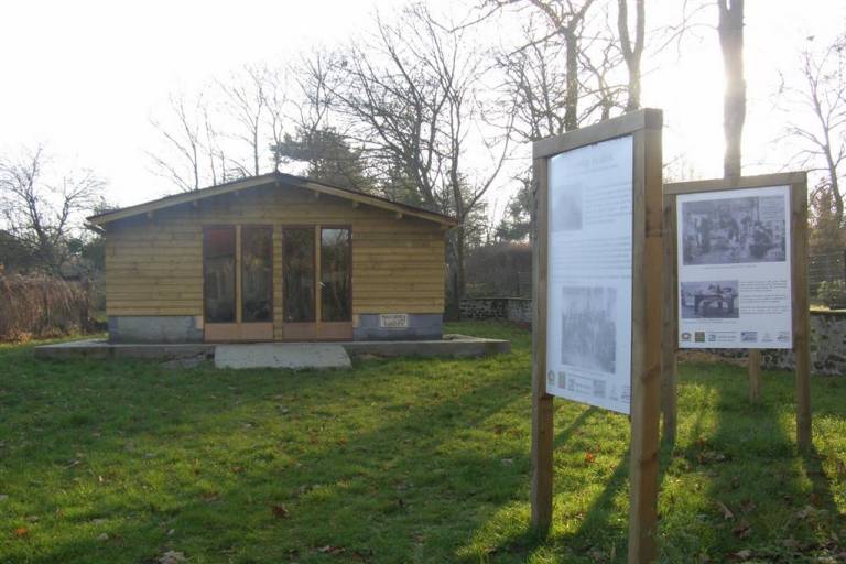 Jardin public et village du Sabot image1