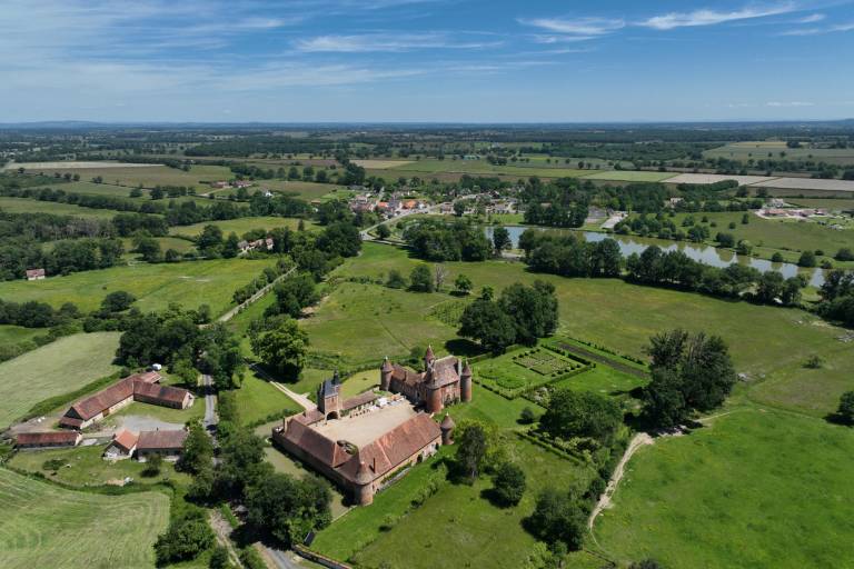Château de la Cour en Chapeau image2