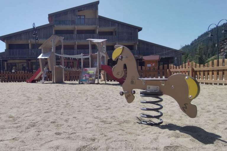 Children's play area image1