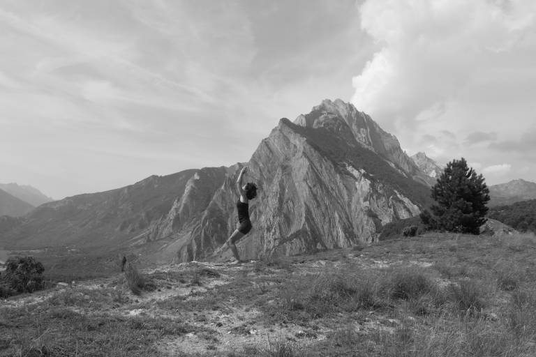 Yoga, therapeutic ayurvedic massage and Ayurvedic approach. image2