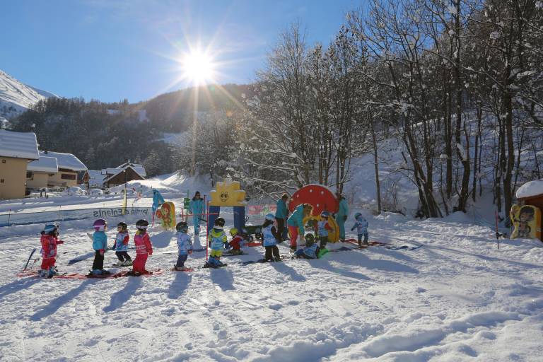 Jardin d'enfants La Souris Verte -  Cours collectifs de ski enfants de  l'ESI image2