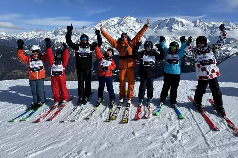 Group ski lesson - Révolution Glisse image1