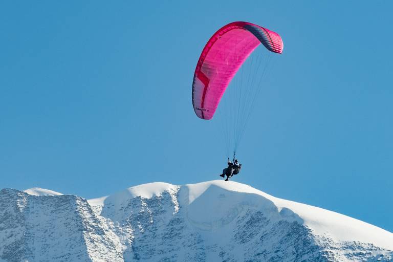 Discover tandem paragliding image1