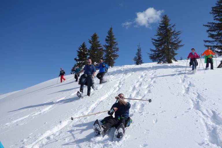 Evening snowshoe outing with alpine meal in a chalet image2