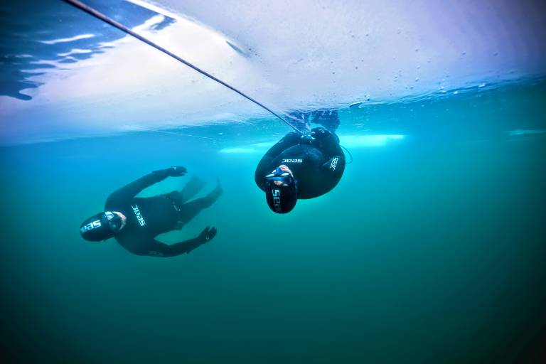 Apnée & Plongée sous glace dans les lacs alpins - France Apnée image1