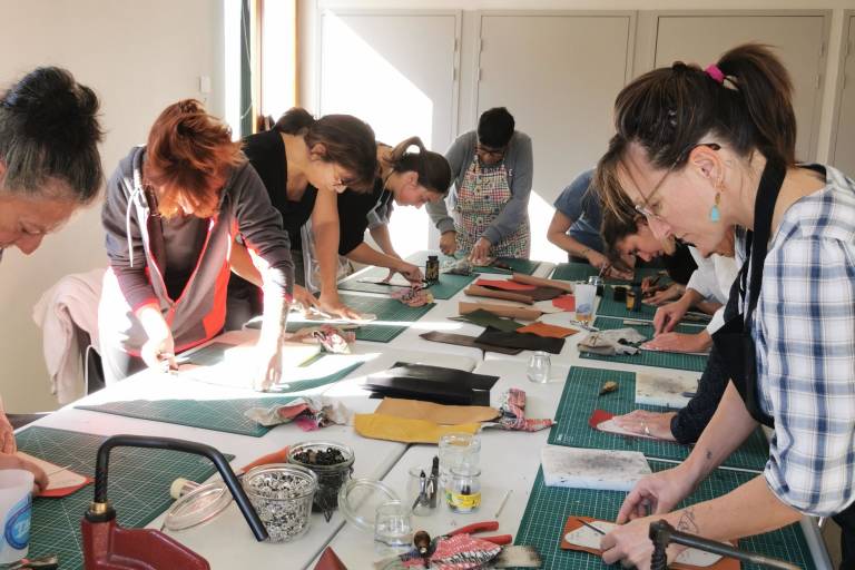 Make your own leather coin purse - Utopia Leather image1