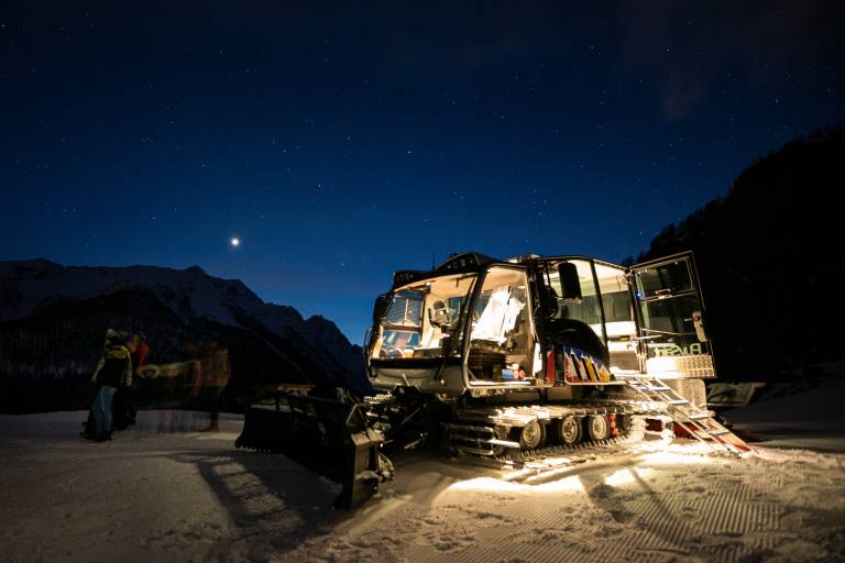Tour en dameuse sur le domaine nordique de Puy Saint Vincent image1