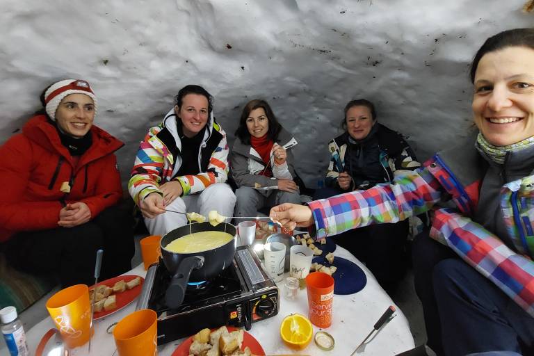 Soirée fondue en igloo image1