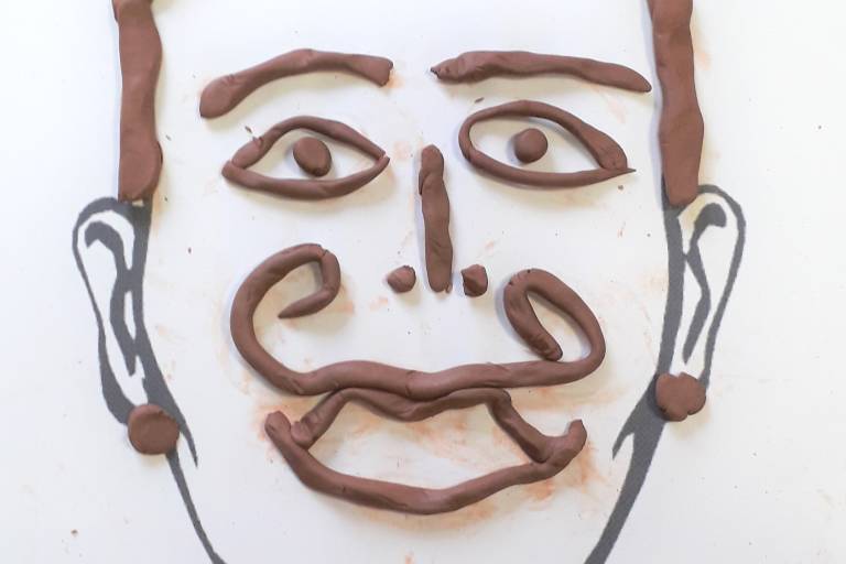 Atelier Art-thérapie Autoportrait avec Christine - Mardi 18 août image1